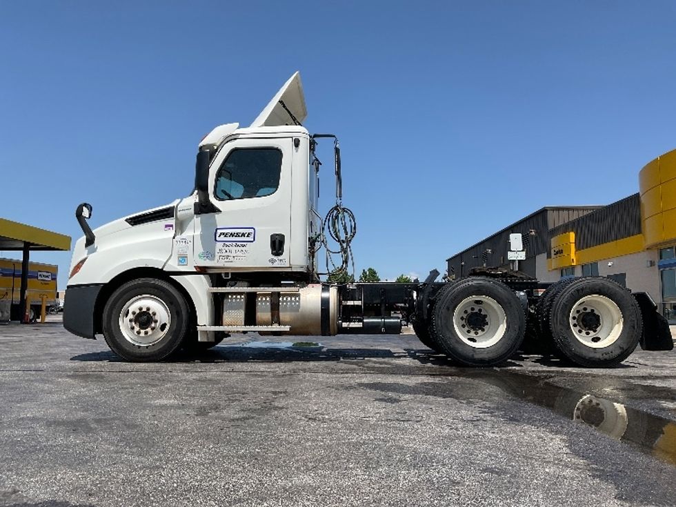 Day Cab Tractor-Heavy Duty Tractors-Freightliner-2020-T12664ST-Dallas-TX-525,156\n\t\tmiles-$ 47,500 - Image 4