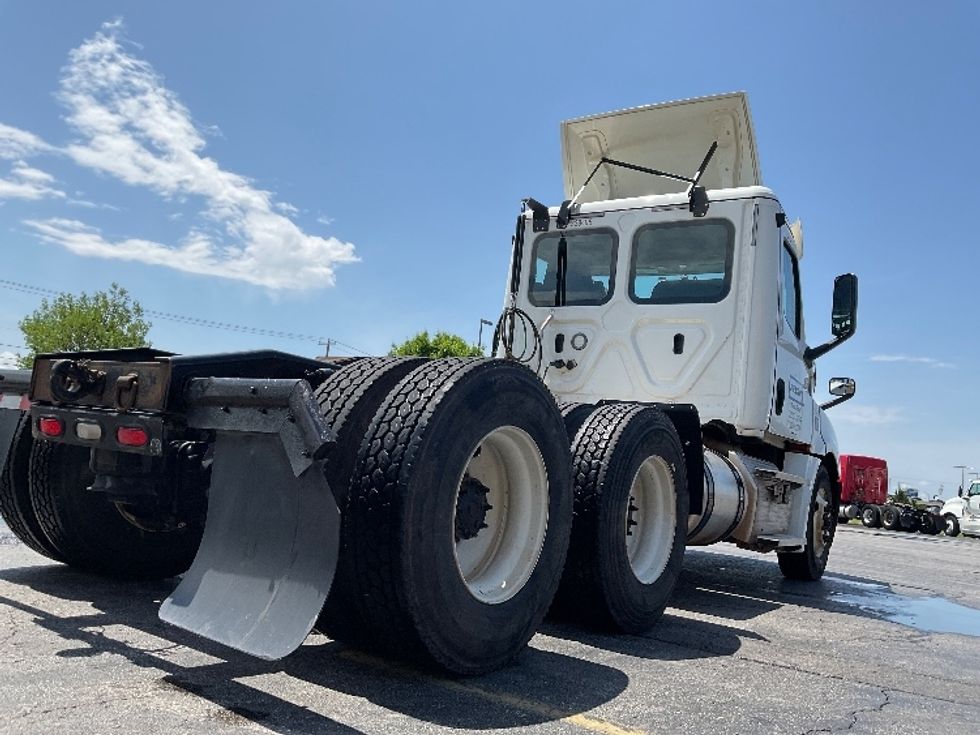 Day Cab Tractor-Heavy Duty Tractors-Freightliner-2020-T12664ST-Dallas-TX-525,156\n\t\tmiles-$ 47,500 - Image 7