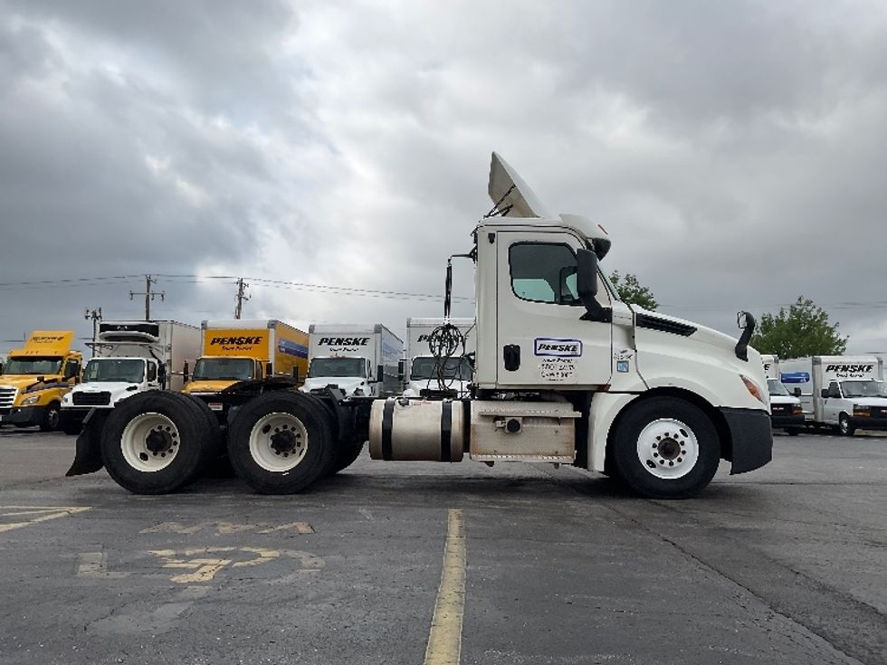 Day Cab Tractor-Heavy Duty Tractors-Freightliner-2020-T12664ST-Dallas-TX-525,156\n\t\tmiles-$ 47,500 - Image 8