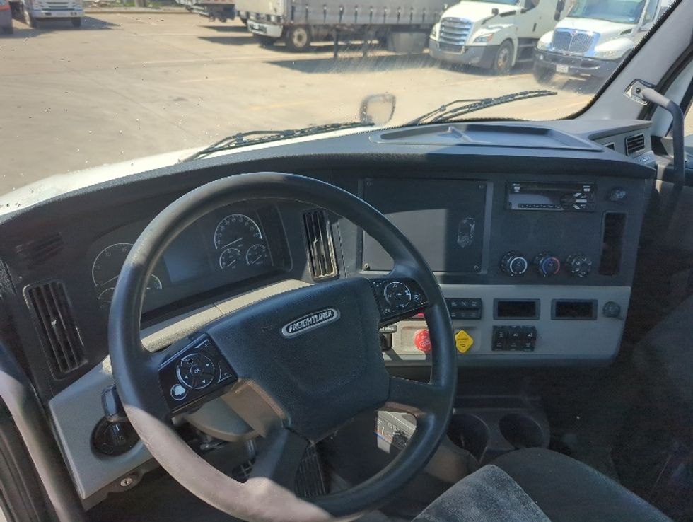 Day Cab Tractor-Heavy Duty Tractors-Freightliner-2020-T12664ST-Dallas-TX-556,815\n\t\tmiles-$ 45,250 - Image 10