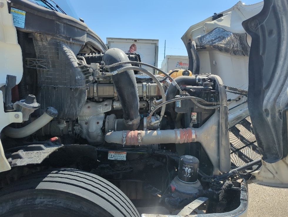 Day Cab Tractor-Heavy Duty Tractors-Freightliner-2020-T12664ST-Dallas-TX-556,815\n\t\tmiles-$ 45,250 - Image 15