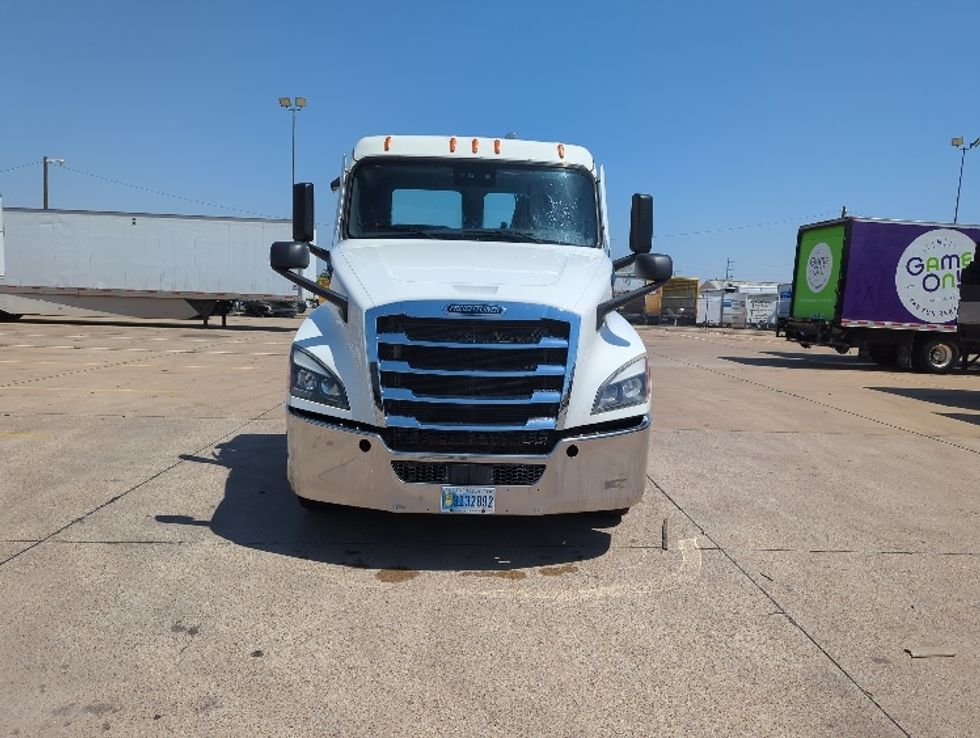 Day Cab Tractor-Heavy Duty Tractors-Freightliner-2020-T12664ST-Dallas-TX-556,815\n\t\tmiles-$ 45,250 - Image 2