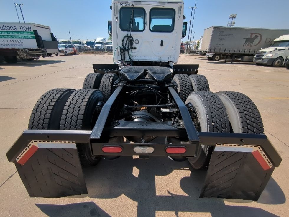 Day Cab Tractor-Heavy Duty Tractors-Freightliner-2020-T12664ST-Dallas-TX-556,815\n\t\tmiles-$ 45,250 - Image 6