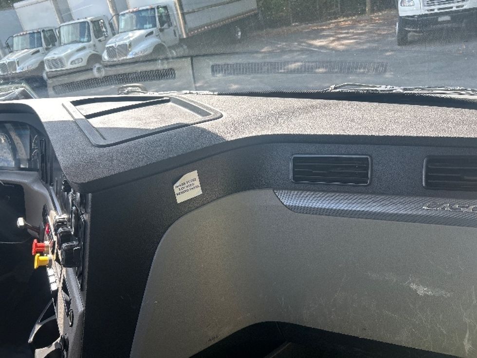 Day Cab Tractor-Heavy Duty Tractors-Freightliner-2020-T12664ST-Dalton-GA-208,875\n\t\tmiles-$ 58,000 - Image 13