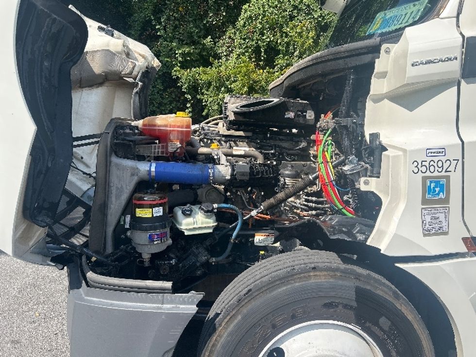 Day Cab Tractor-Heavy Duty Tractors-Freightliner-2020-T12664ST-Dalton-GA-208,875\n\t\tmiles-$ 58,000 - Image 16