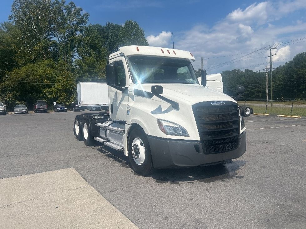 Day Cab Tractor-Heavy Duty Tractors-Freightliner-2020-T12664ST-Dalton-GA-253,148\n\t\tmiles-$ 55,000 - Image 1