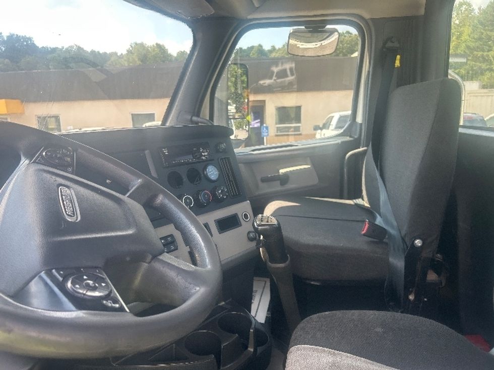 Day Cab Tractor-Heavy Duty Tractors-Freightliner-2020-T12664ST-Dalton-GA-253,148\n\t\tmiles-$ 55,000 - Image 10