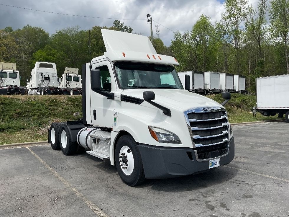 Day Cab Tractor-Heavy Duty Tractors-Freightliner-2020-T12664ST-Dalton-GA-259,750\n\t\tmiles-$ 53,750 - Image 1