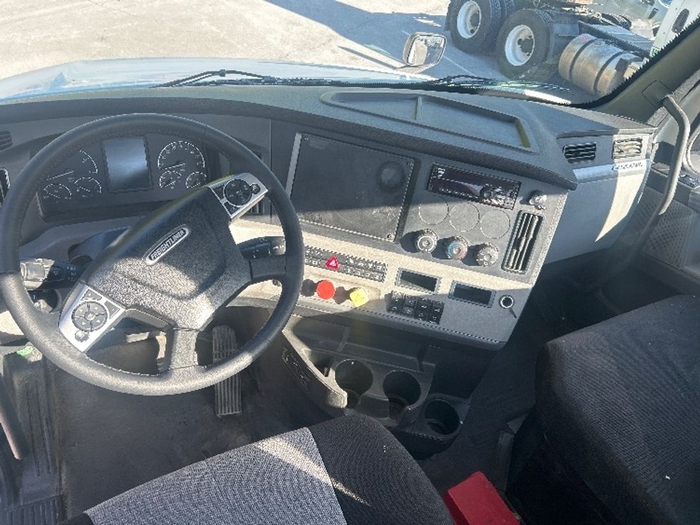 Day Cab Tractor-Heavy Duty Tractors-Freightliner-2020-T12664ST-Dalton-GA-259,750\n\t\tmiles-$ 53,750 - Image 11