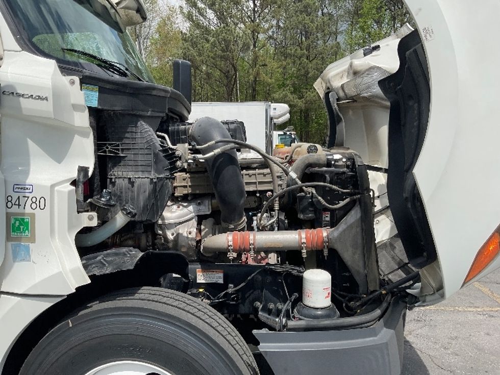 Day Cab Tractor-Heavy Duty Tractors-Freightliner-2020-T12664ST-Dalton-GA-259,750\n\t\tmiles-$ 53,750 - Image 15