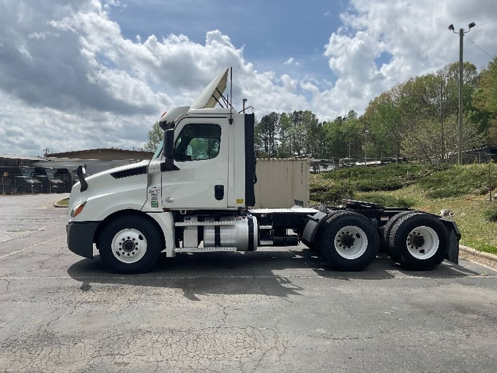 Day Cab Tractor-Heavy Duty Tractors-Freightliner-2020-T12664ST-Dalton-GA-259,750\n\t\tmiles-$ 53,750 - Image 4