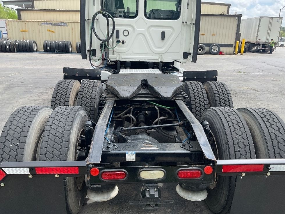 Day Cab Tractor-Heavy Duty Tractors-Freightliner-2020-T12664ST-Dalton-GA-259,750\n\t\tmiles-$ 53,750 - Image 6