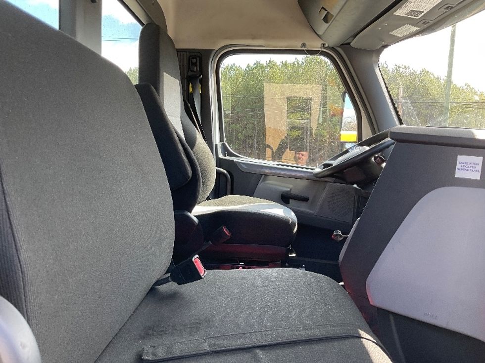 Day Cab Tractor-Heavy Duty Tractors-Freightliner-2020-T12664ST-Dalton-GA-281,632\n\t\tmiles-$ 64,500 - Image 14