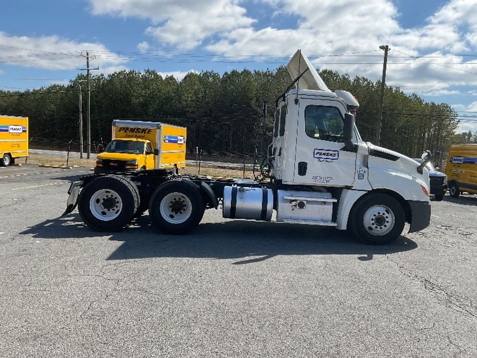 Day Cab Tractor-Heavy Duty Tractors-Freightliner-2020-T12664ST-Dalton-GA-281,632\n\t\tmiles-$ 64,500 - Image 8