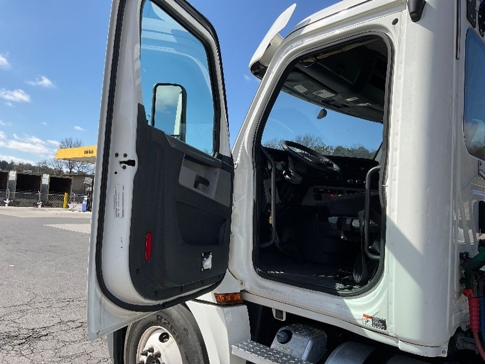 Day Cab Tractor-Heavy Duty Tractors-Freightliner-2020-T12664ST-Dalton-GA-281,632\n\t\tmiles-$ 64,500 - Image 9