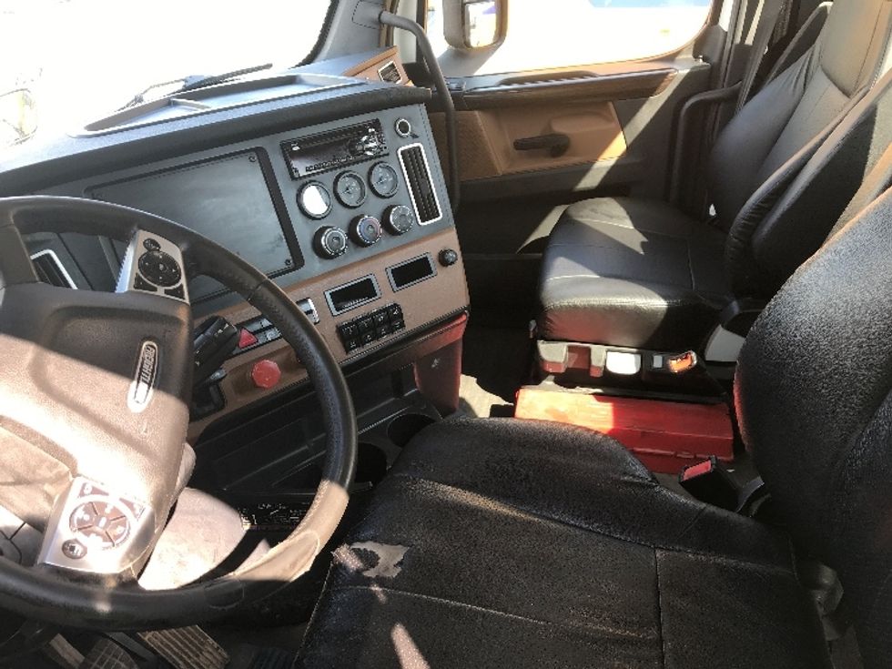 Day Cab Tractor-Heavy Duty Tractors-Freightliner-2020-T12664ST-Dartmouth-NS-482,485\n\t\tkm-$ 72,500 - Image 10