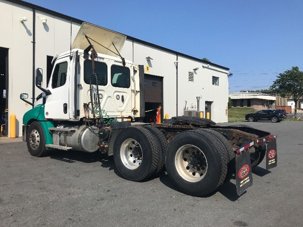 Day Cab Tractor-Heavy Duty Tractors-Freightliner-2020-T12664ST-Dartmouth-NS-482,485\n\t\tkm-$ 72,500 - Image 5