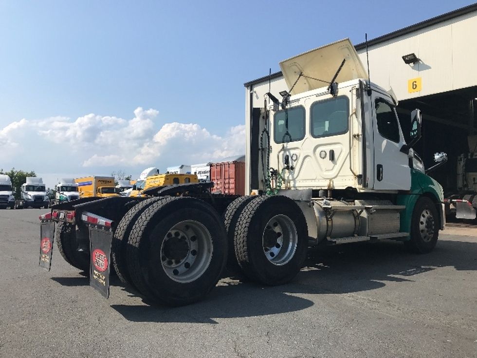 Day Cab Tractor-Heavy Duty Tractors-Freightliner-2020-T12664ST-Dartmouth-NS-482,485\n\t\tkm-$ 72,500 - Image 7