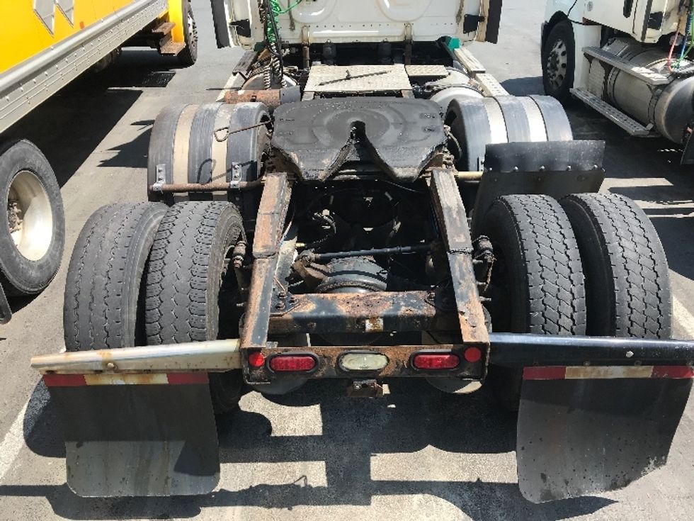 Day Cab Tractor-Heavy Duty Tractors-Freightliner-2020-T12664ST-Dartmouth-NS-615,519\n\t\tkm-$ 66,500 - Image 6