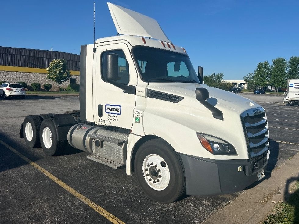 Day Cab Tractor-Heavy Duty Tractors-Freightliner-2020-T12664ST-Davenport-IA-252,930\n\t\tmiles-$ 60,000 - Image 1