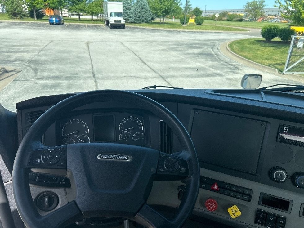 Day Cab Tractor-Heavy Duty Tractors-Freightliner-2020-T12664ST-Davenport-IA-252,930\n\t\tmiles-$ 60,000 - Image 11