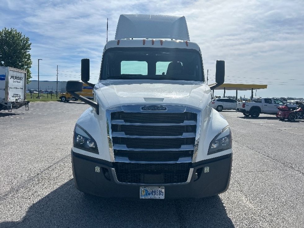 Day Cab Tractor-Heavy Duty Tractors-Freightliner-2020-T12664ST-Davenport-IA-252,930\n\t\tmiles-$ 60,000 - Image 2