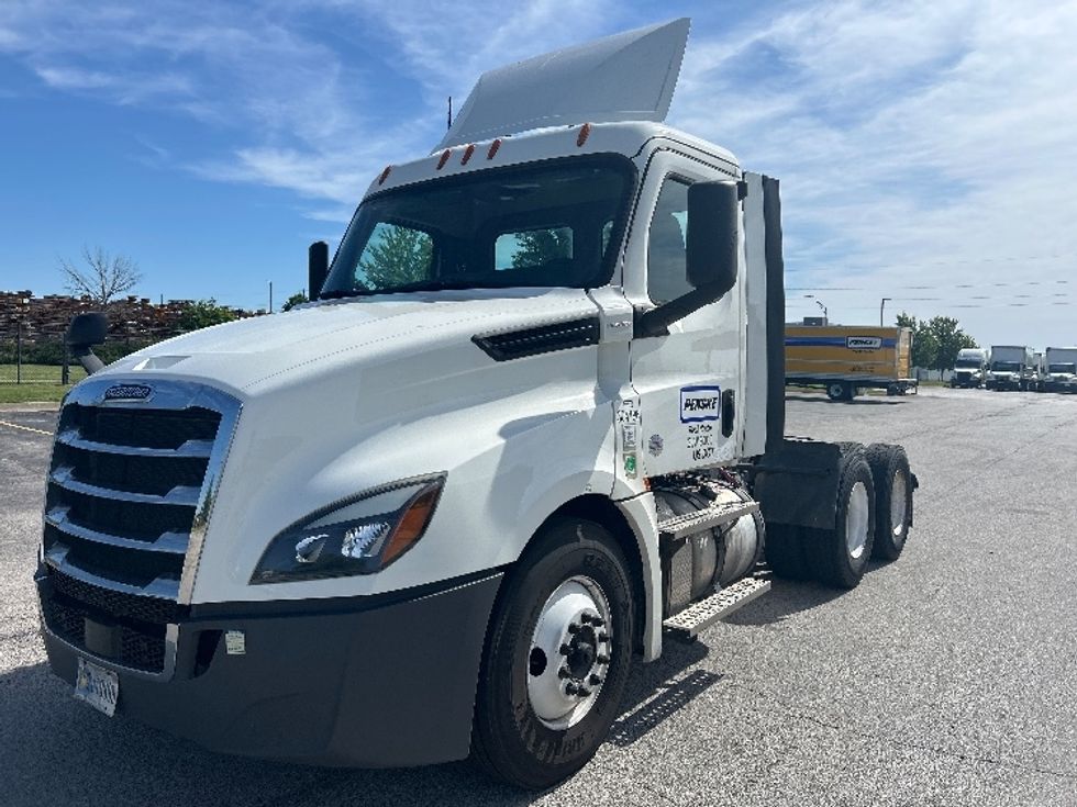 Day Cab Tractor-Heavy Duty Tractors-Freightliner-2020-T12664ST-Davenport-IA-252,930\n\t\tmiles-$ 60,000 - Image 3