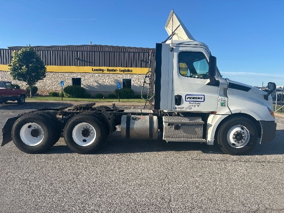 Day Cab Tractor-Heavy Duty Tractors-Freightliner-2020-T12664ST-Davenport-IA-252,930\n\t\tmiles-$ 60,000 - Image 8