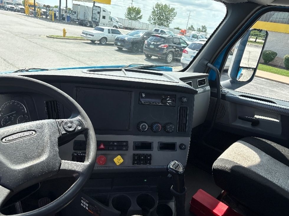 Day Cab Tractor-Heavy Duty Tractors-Freightliner-2020-T12664ST-Davenport-IA-260,147\n\t\tmiles-$ 53,750 - Image 10