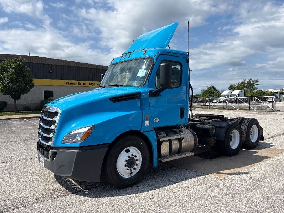 Day Cab Tractor-Heavy Duty Tractors-Freightliner-2020-T12664ST-Davenport-IA-260,147\n\t\tmiles-$ 53,750 - Image 3