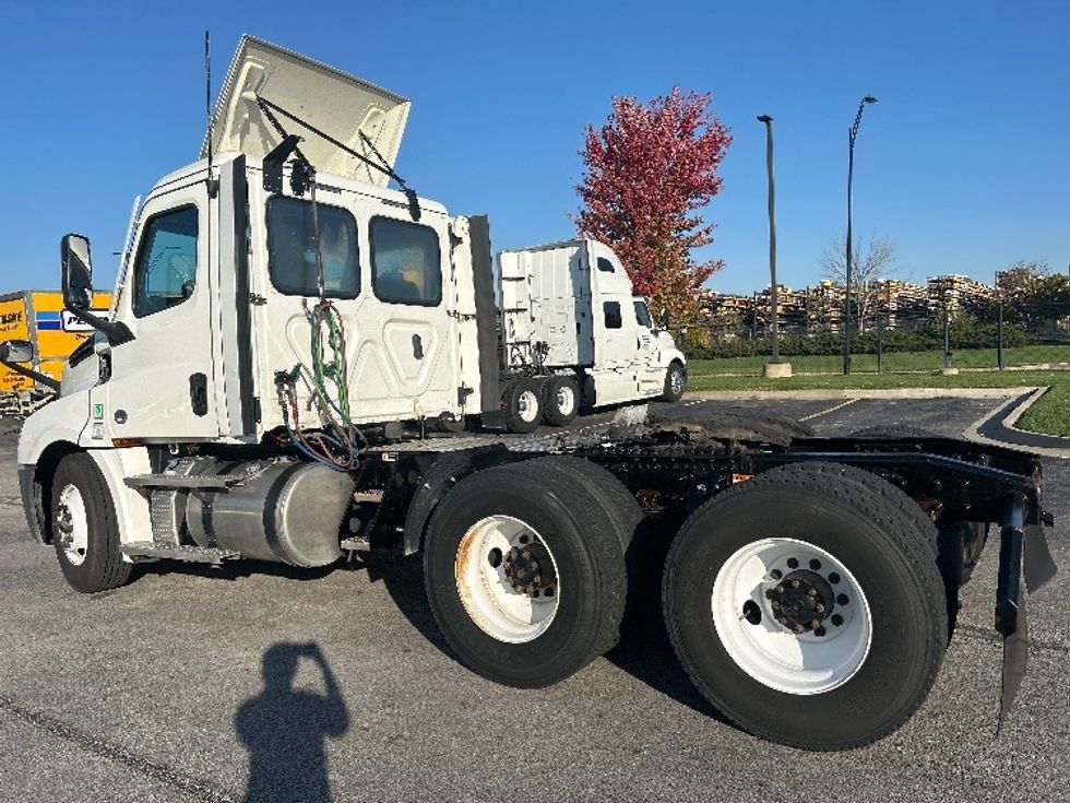Day Cab Tractor-Heavy Duty Tractors-Freightliner-2020-T12664ST-Davenport-IA-456,354\n\t\tmiles-$ 62,750 - Image 5