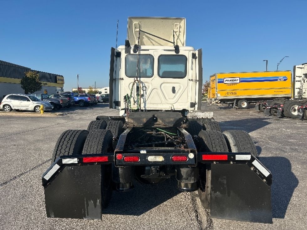 Day Cab Tractor-Heavy Duty Tractors-Freightliner-2020-T12664ST-Davenport-IA-456,354\n\t\tmiles-$ 62,750 - Image 6
