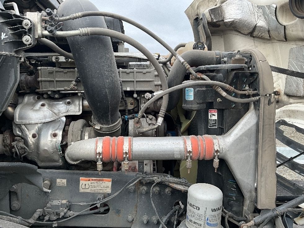 Day Cab Tractor-Heavy Duty Tractors-Freightliner-2020-T12664ST-Davenport-IA-471,920\n\t\tmiles-$ 60,000 - Image 15