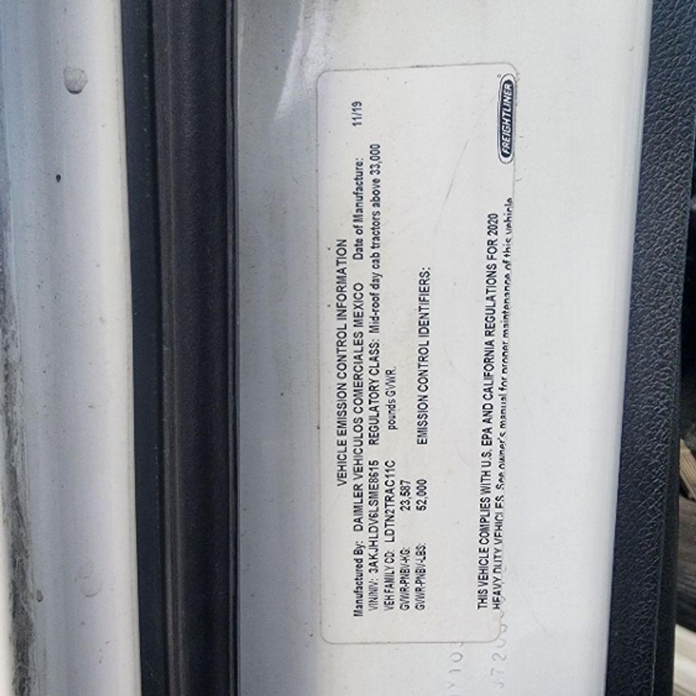 Day Cab Tractor-Heavy Duty Tractors-Freightliner-2020-T12664ST-Davenport-IA-481,992\n\t\tmiles-$ 60,000 - Image 18