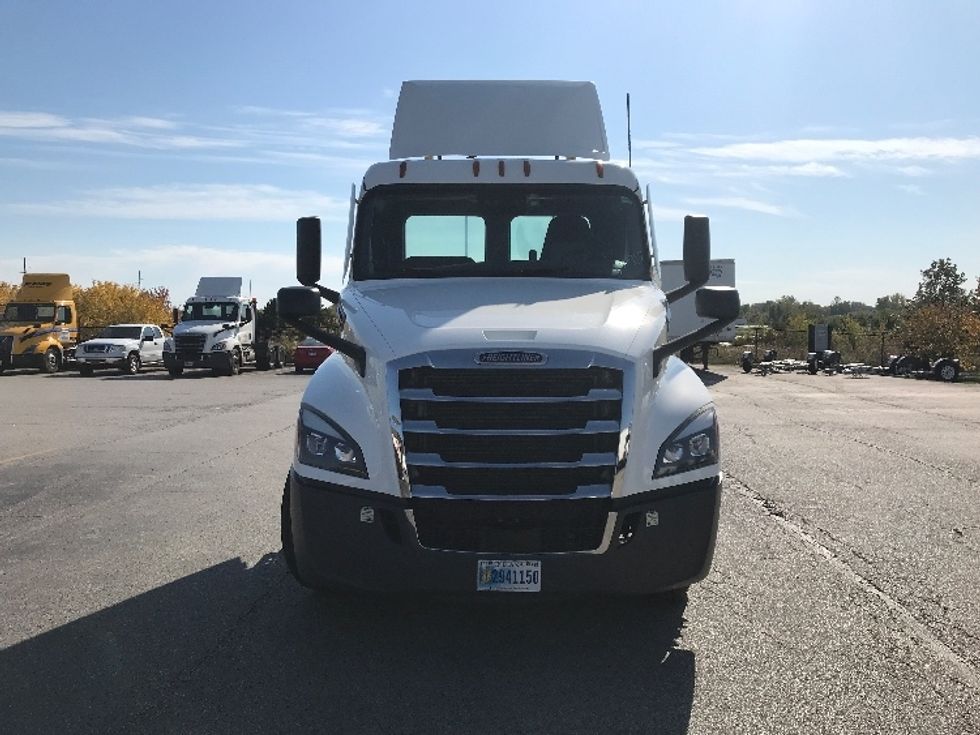 Day Cab Tractor-Heavy Duty Tractors-Freightliner-2020-T12664ST-Davenport-IA-481,992\n\t\tmiles-$ 60,000 - Image 2
