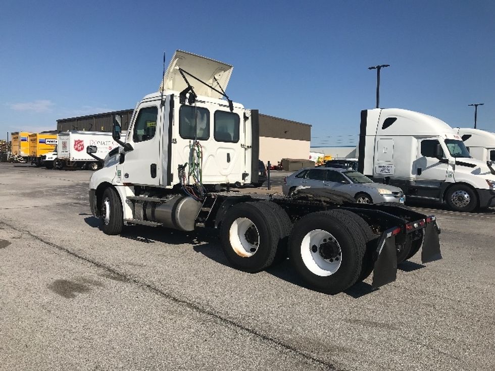 Day Cab Tractor-Heavy Duty Tractors-Freightliner-2020-T12664ST-Davenport-IA-481,992\n\t\tmiles-$ 60,000 - Image 5