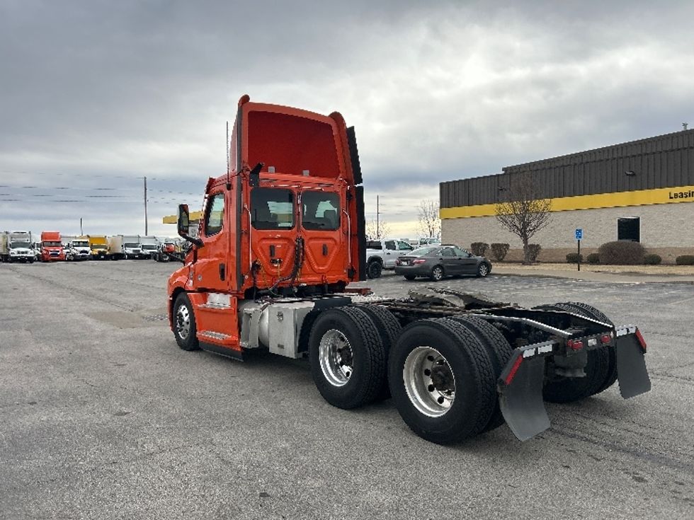 Day Cab Tractor-Heavy Duty Tractors-Freightliner-2020-T12664ST-Davenport-IA-483,794\n\t\tmiles-$ 46,500 - Image 5