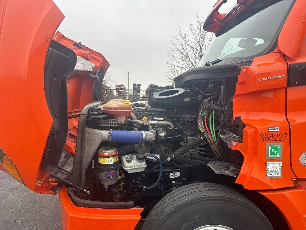 Day Cab Tractor-Heavy Duty Tractors-Freightliner-2020-T12664ST-Davenport-IA-546,350\n\t\tmiles-$ 37,500 - Image 16
