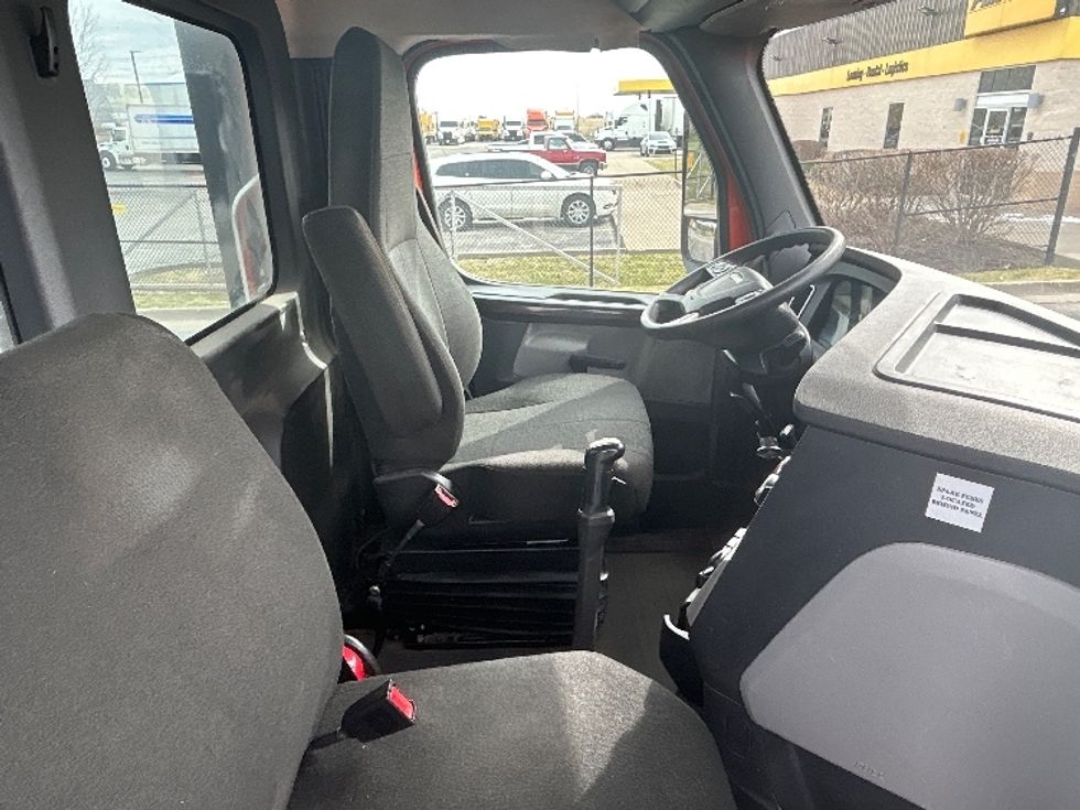 Day Cab Tractor-Heavy Duty Tractors-Freightliner-2020-T12664ST-Davenport-IA-684,688\n\t\tmiles-$ 25,000 - Image 14