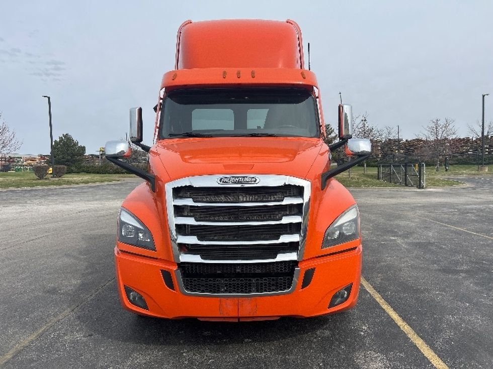 Day Cab Tractor-Heavy Duty Tractors-Freightliner-2020-T12664ST-Davenport-IA-684,688\n\t\tmiles-$ 25,000 - Image 2