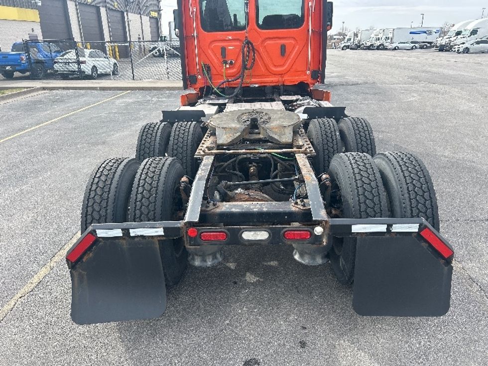 Day Cab Tractor-Heavy Duty Tractors-Freightliner-2020-T12664ST-Davenport-IA-684,688\n\t\tmiles-$ 25,000 - Image 6