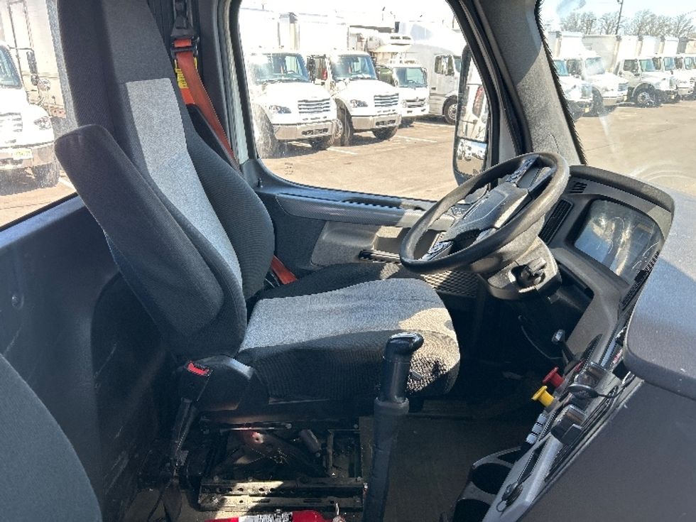 Day Cab Tractor-Heavy Duty Tractors-Freightliner-2020-T12664ST-Dayton-NJ-273,980\n\t\tmiles-$ 52,750 - Image 14