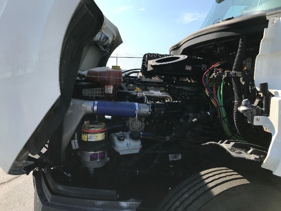 Day Cab Tractor-Heavy Duty Tractors-Freightliner-2020-T12664ST-Decatur-AL-176,872\n\t\tmiles-$ 63,000 - Image 16