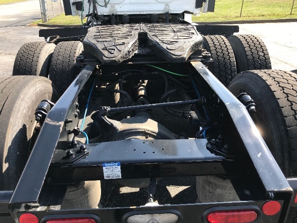 Day Cab Tractor-Heavy Duty Tractors-Freightliner-2020-T12664ST-Decatur-AL-176,872\n\t\tmiles-$ 63,000 - Image 6