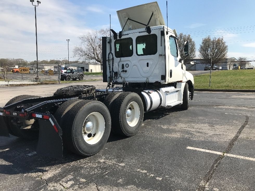 Day Cab Tractor-Heavy Duty Tractors-Freightliner-2020-T12664ST-Decatur-AL-176,872\n\t\tmiles-$ 63,000 - Image 7