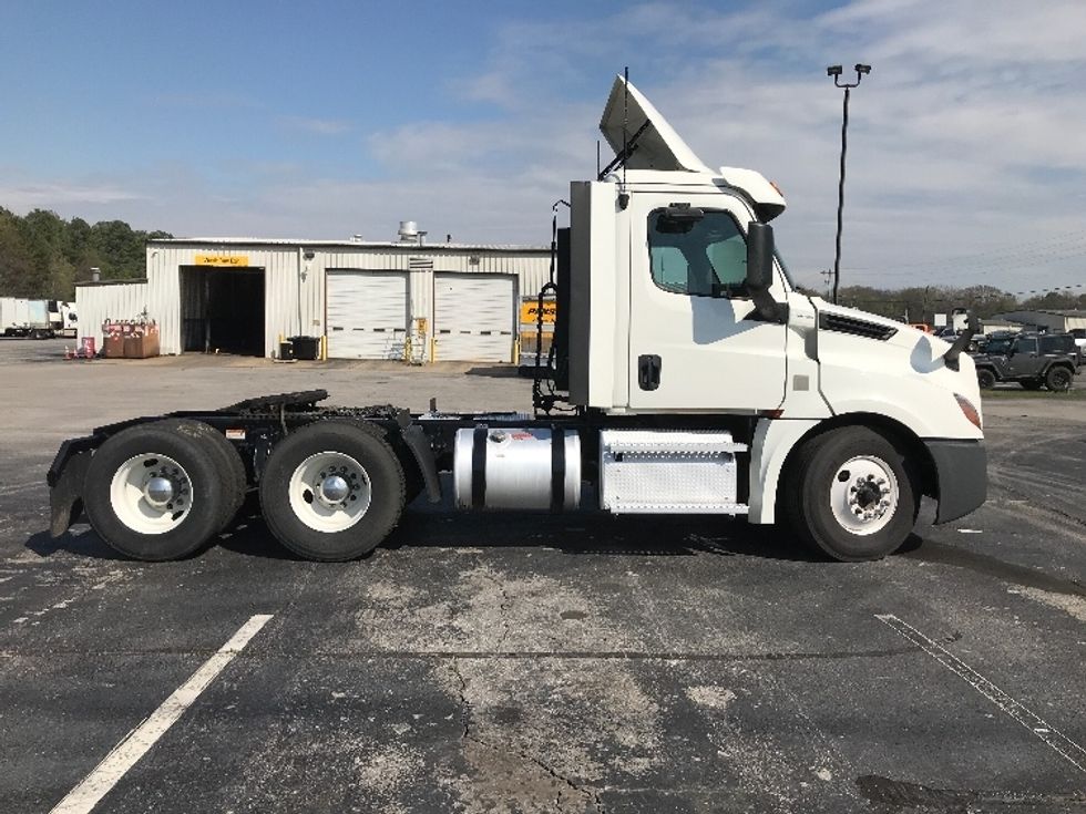 Day Cab Tractor-Heavy Duty Tractors-Freightliner-2020-T12664ST-Decatur-AL-176,872\n\t\tmiles-$ 63,000 - Image 8