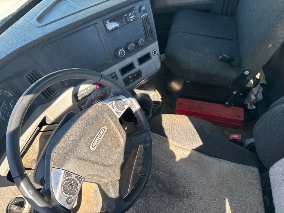 Day Cab Tractor-Heavy Duty Tractors-Freightliner-2020-T12664ST-Decatur-AL-268,716\n\t\tmiles-$ 59,500 - Image 10
