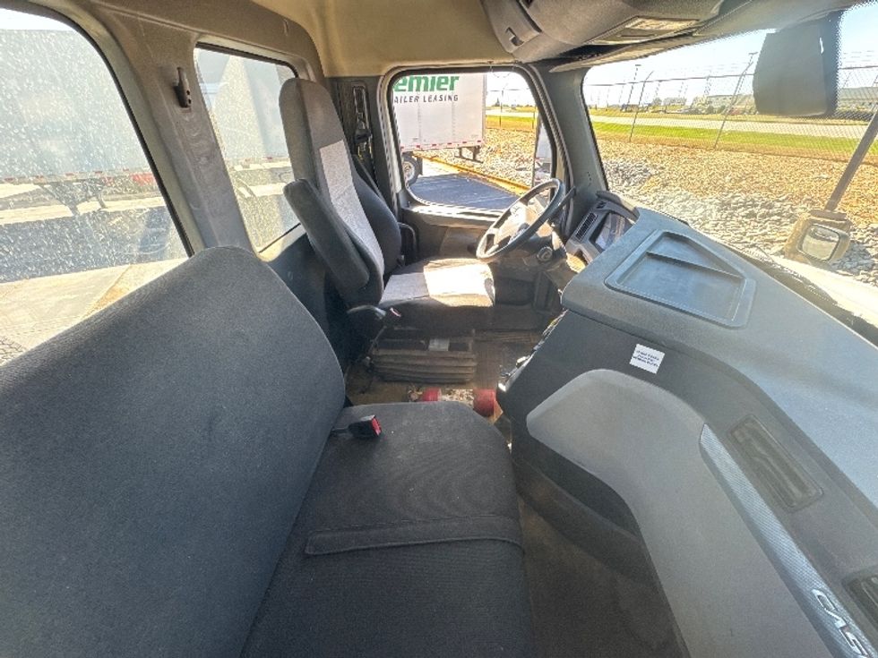 Day Cab Tractor-Heavy Duty Tractors-Freightliner-2020-T12664ST-Decatur-AL-268,716\n\t\tmiles-$ 59,500 - Image 14
