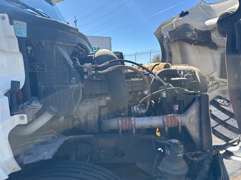 Day Cab Tractor-Heavy Duty Tractors-Freightliner-2020-T12664ST-Decatur-AL-268,716\n\t\tmiles-$ 59,500 - Image 15