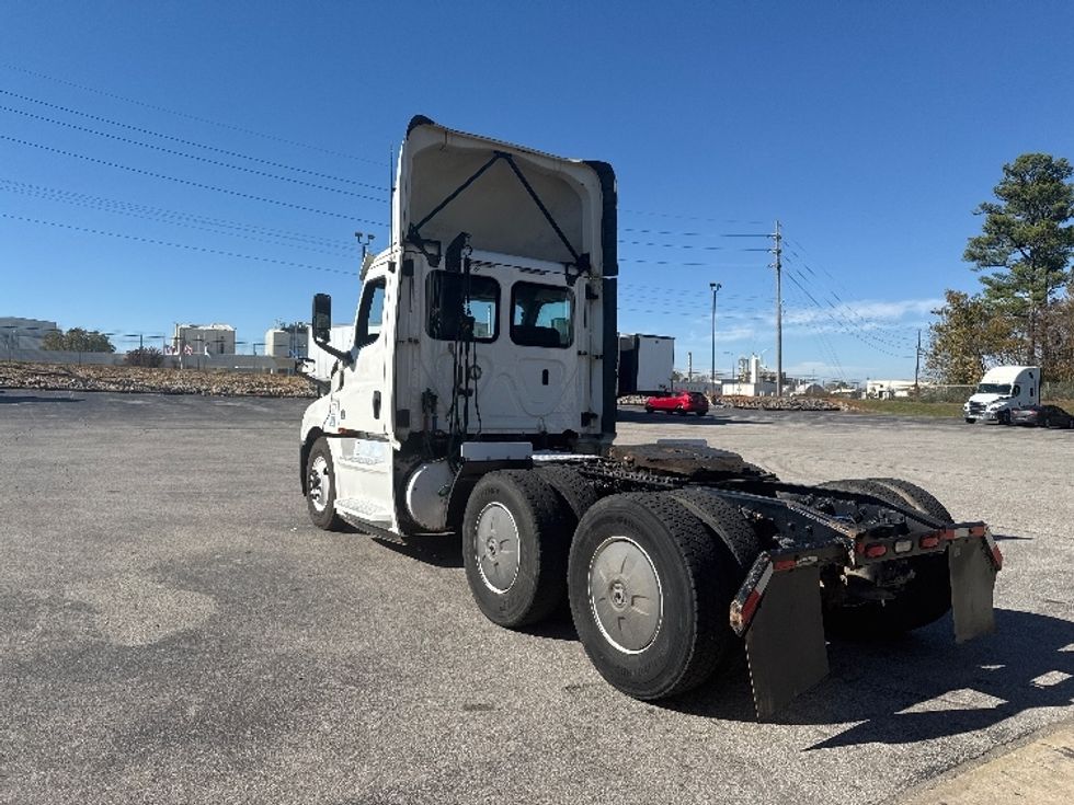 Day Cab Tractor-Heavy Duty Tractors-Freightliner-2020-T12664ST-Decatur-AL-268,716\n\t\tmiles-$ 59,500 - Image 5